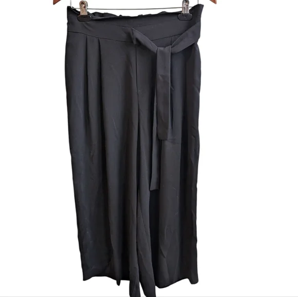 Zara Trafaluc Black Bag Waist Goucho Cropped Pant Size Medium - Picture 1 of 6